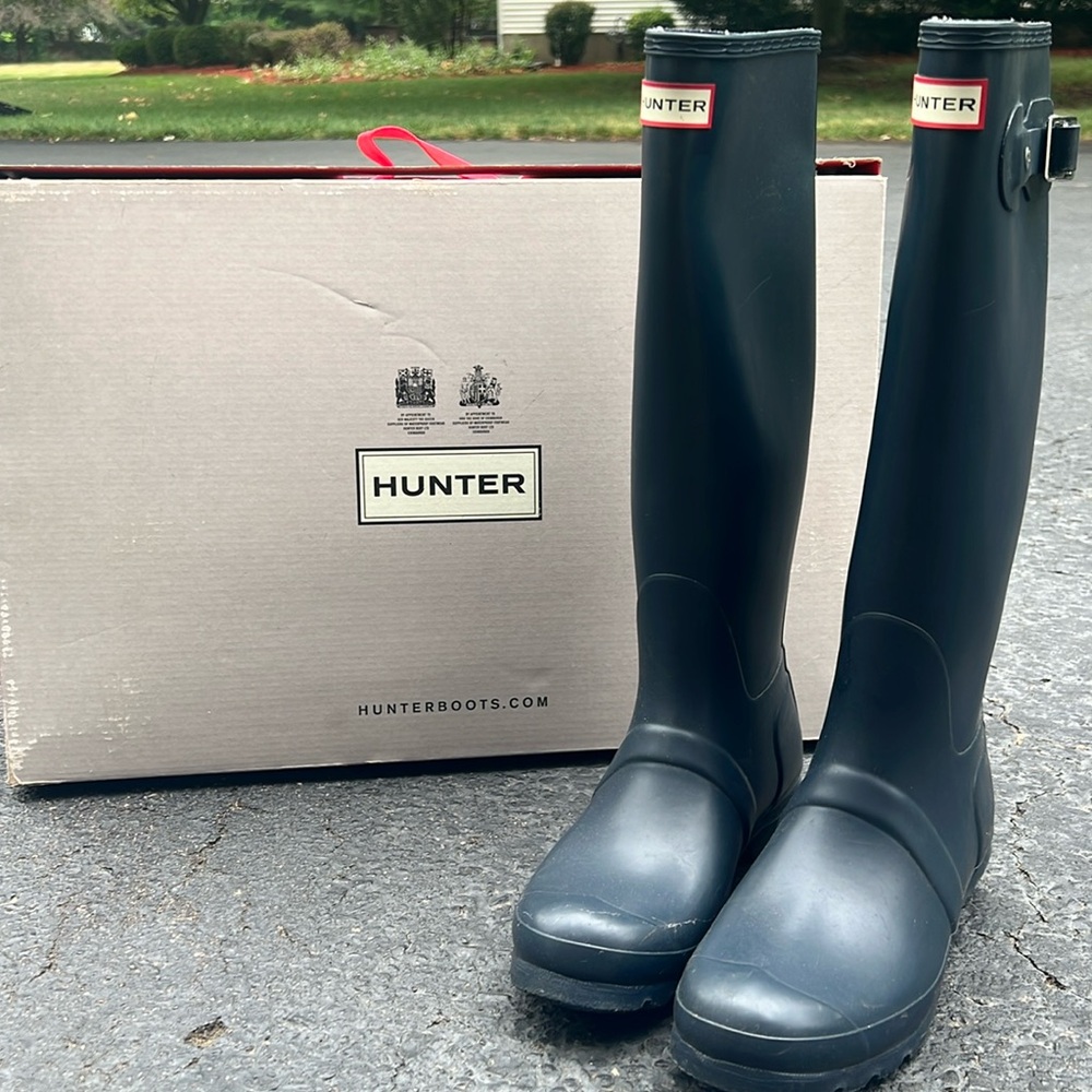 ☔️⛈️Hunter tall boots size 8 women Navy⛈️☂️